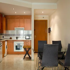 https://rosa-street-apartment.topcostabravahotels.com